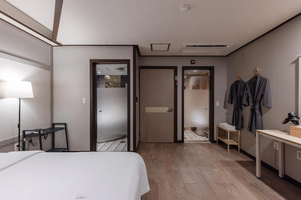 O Hotel Busan 0*,